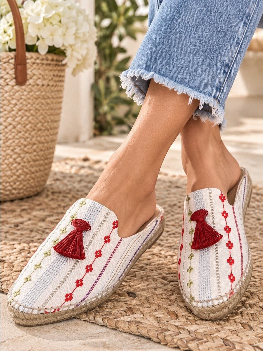 Solana Artisanal Espadrille Mule Slides Tassel Embroidered Made in Spain Size 9